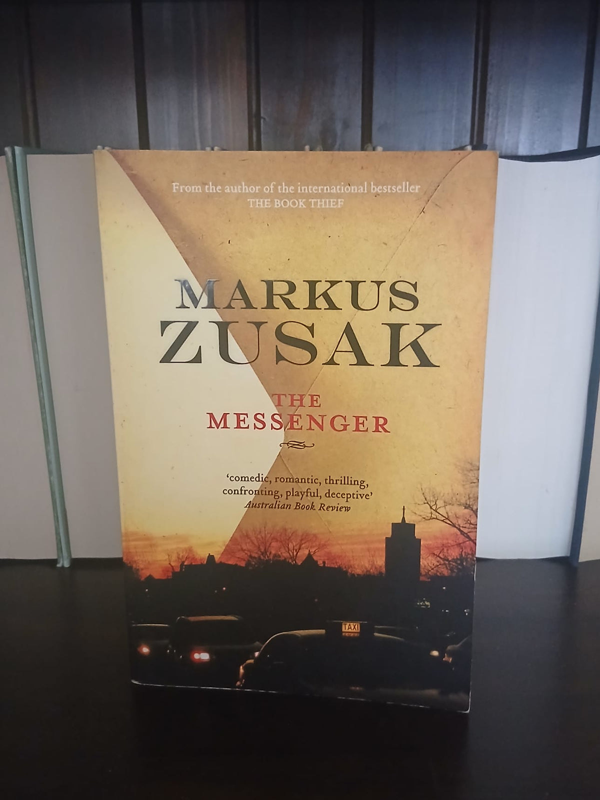 Zusak, Markus - The Messenger