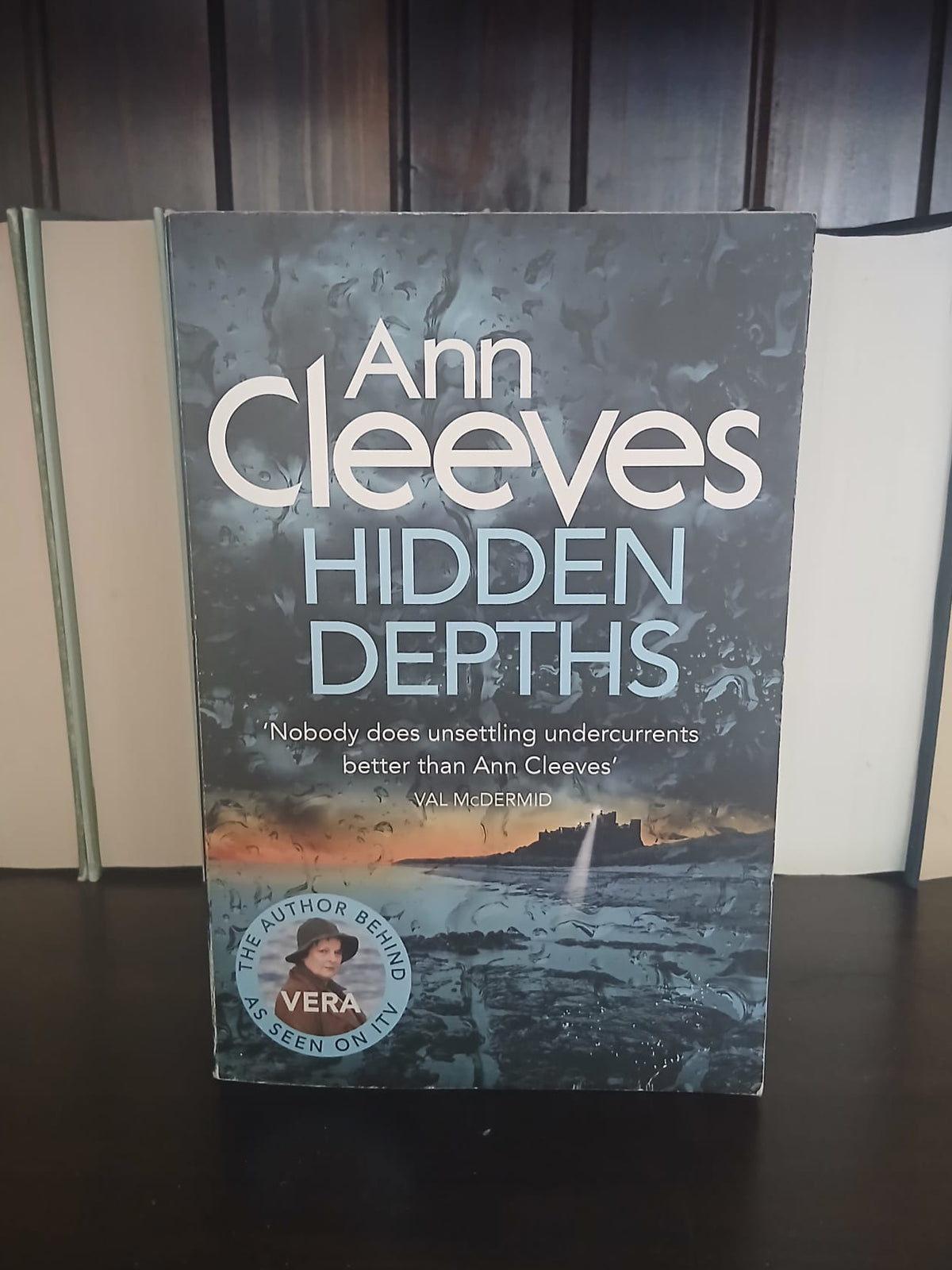 Cleeves, Ann - Hidden Depths