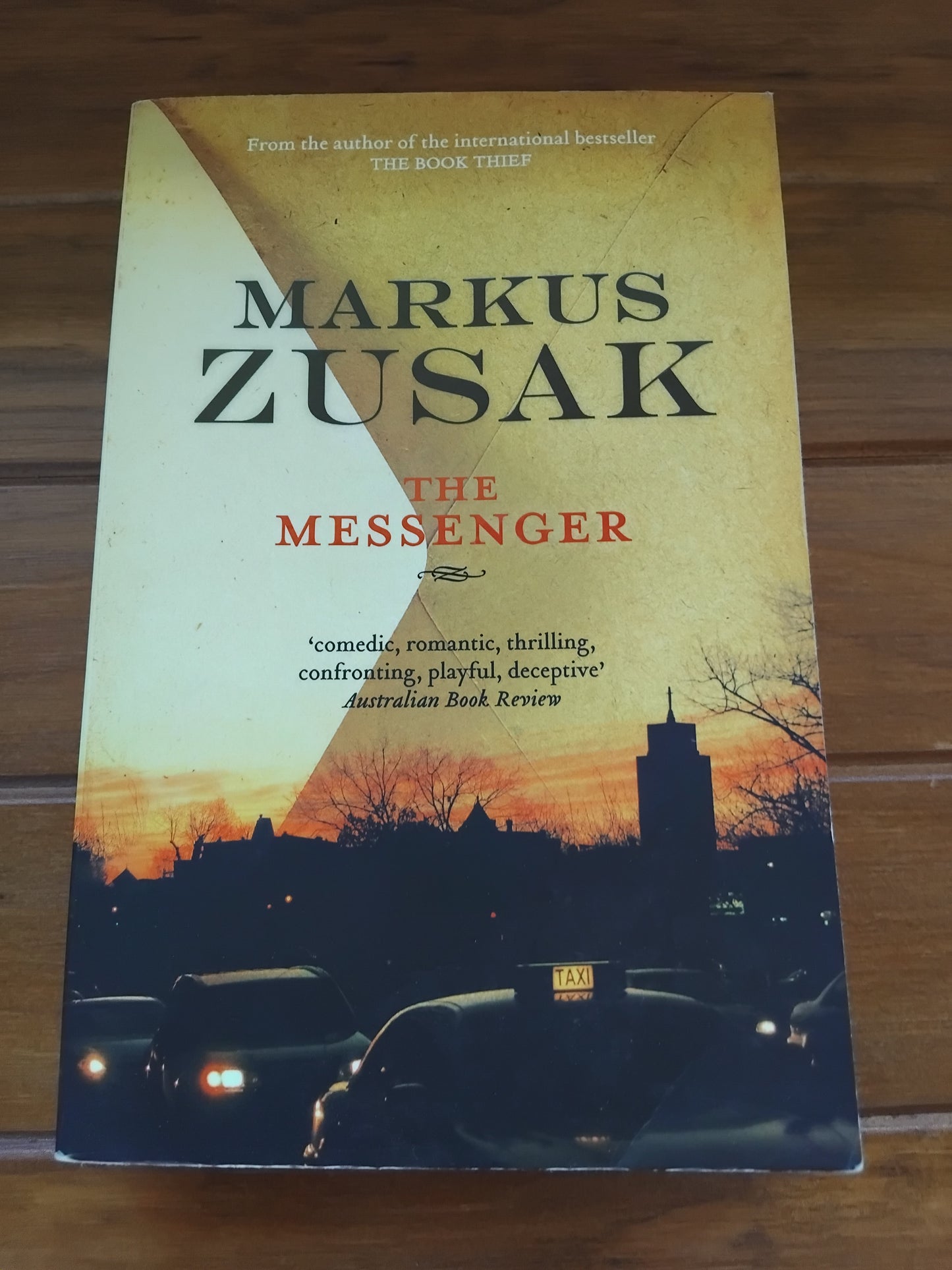 Zusak, Markus - The Messenger